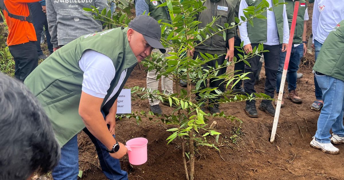 Bupati Bogor Ajak Warga Tanam Pohon dan Rawat DAS untuk Jaga Lingkungan