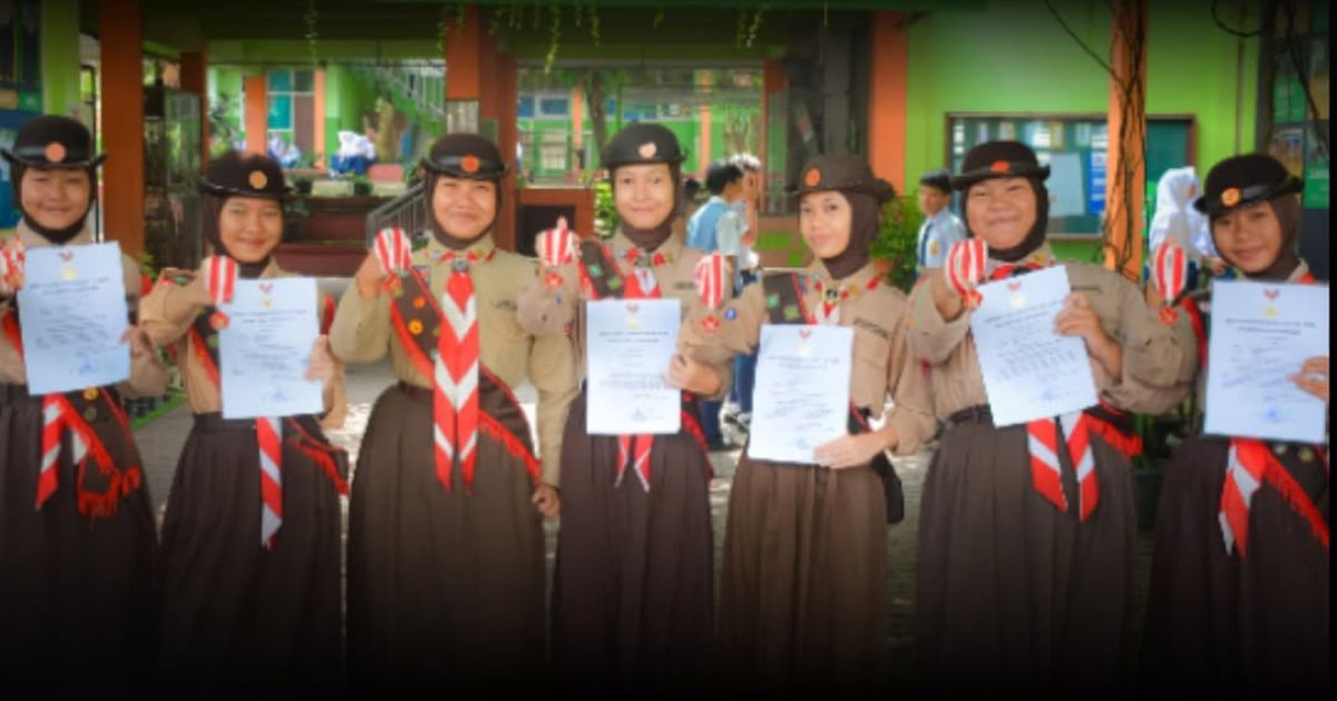 SMPN 1 Parung mencetak 8 siswa peraih Pramuka Garuda tingkat Kwartir Cabang. Kepala sekolah menyebut prestasi ini hasil pembinaan karakter yang konsisten