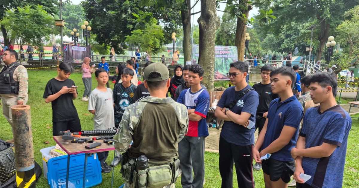 INASSOC Kabupaten Bogor menggelar edukasi olahraga airsoft di CFD Taman Plaza Situ Cibinong dengan dukungan PERBAKIN dan antusiasme masyarakat.