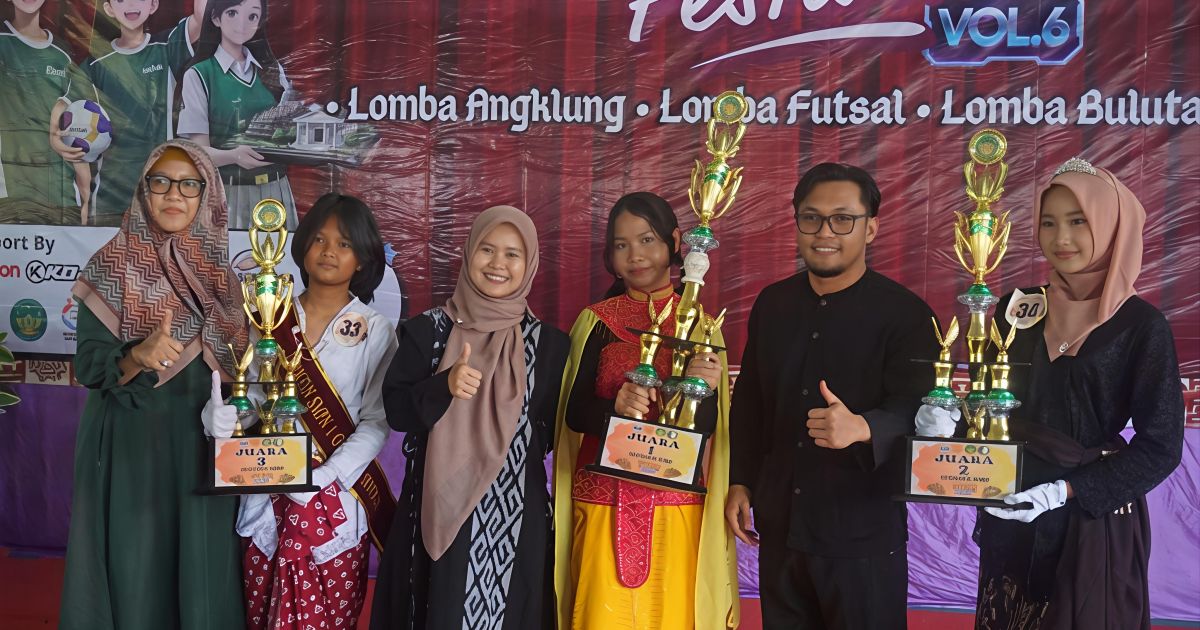 Tim Angklung SMPN 3 Gunung Sindur Raih Juara 1 Lomba Tingkat Jabodetabek