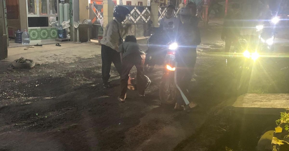 Jalan Berlubang di Nanggung Kembali Makan Korban, Warga Soroti Lambatnya Penanganan