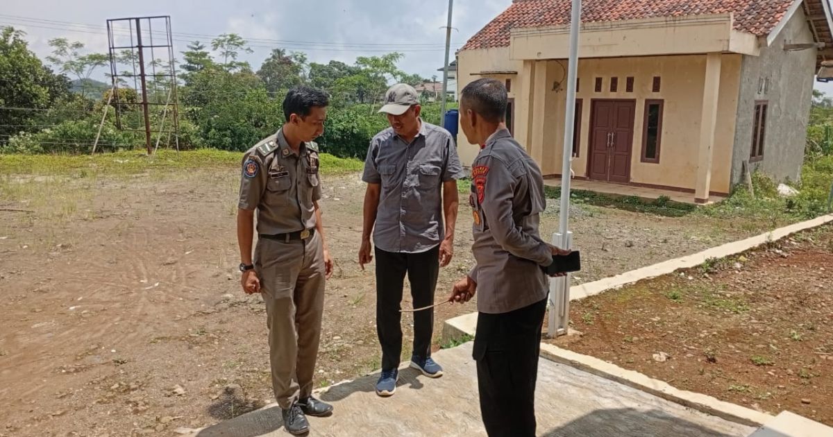 Aksi Nekat! Kawanan Begal Masuk Kantor Desa, Todong Senpi dan Golok
