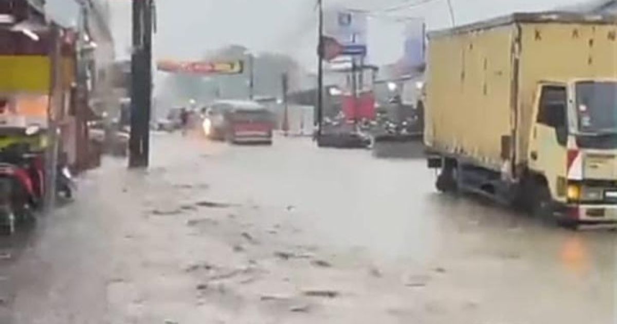 Hujan Deras Picu Banjir di Cibatok Bogor, Drainase Buruk Jadi Sorotan Warga