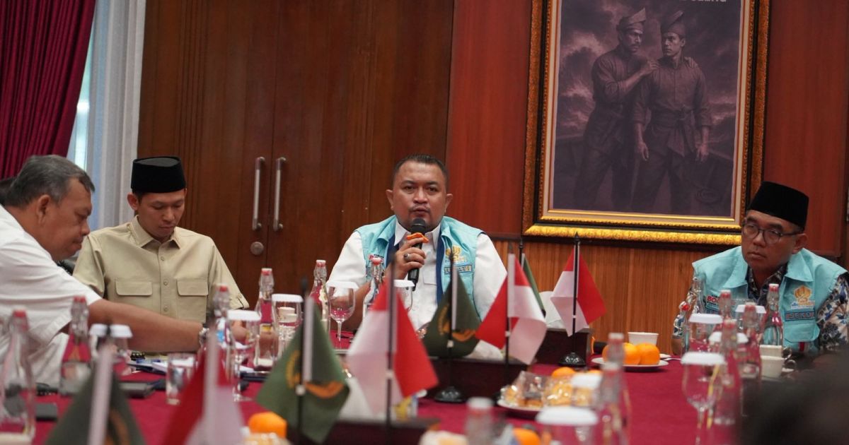 Bupati Bogor Rudy Susmanto memperkuat tata kelola perizinan untuk mendorong investasi, meningkatkan PAD, dan memastikan pembangunan daerah berjalan optimal.