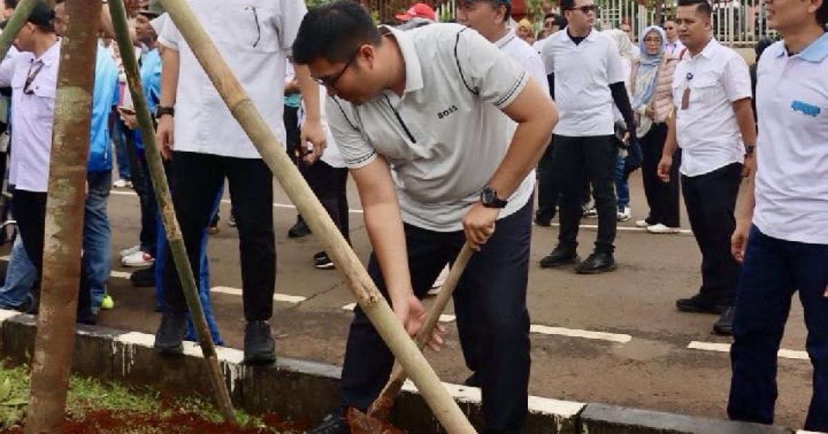 Ketua DPRD Bogor dorong percepatan pemulihan RTH Pakansari pascaputing beliung melalui penanaman 1.000 pohon dan penguatan ketahanan lingkungan.