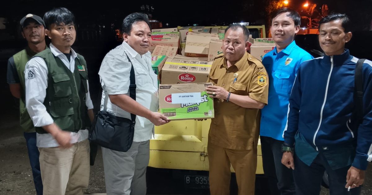 PT ANTAM Salurkan Bantuan Untuk Korban Banjir Bandang di Cigudeg
