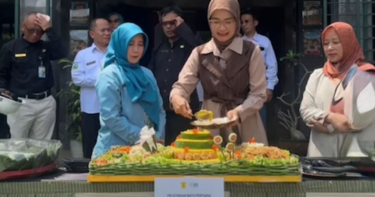 SMAN 2 Cibinong gelar syukuran peletakan batu pertama pembangunan Dome. Fasilitas ini diharapkan menunjang kegiatan siswa secara optimal.