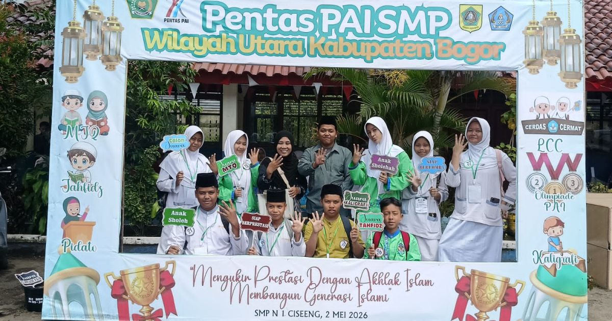Siswa SMPN 4 Parungpanjang, Muhammad Raffa Yusup, meraih Juara 2 Pentas PAI tingkat wilayah utara Bogor dan siap melaju ke tingkat kabupaten.