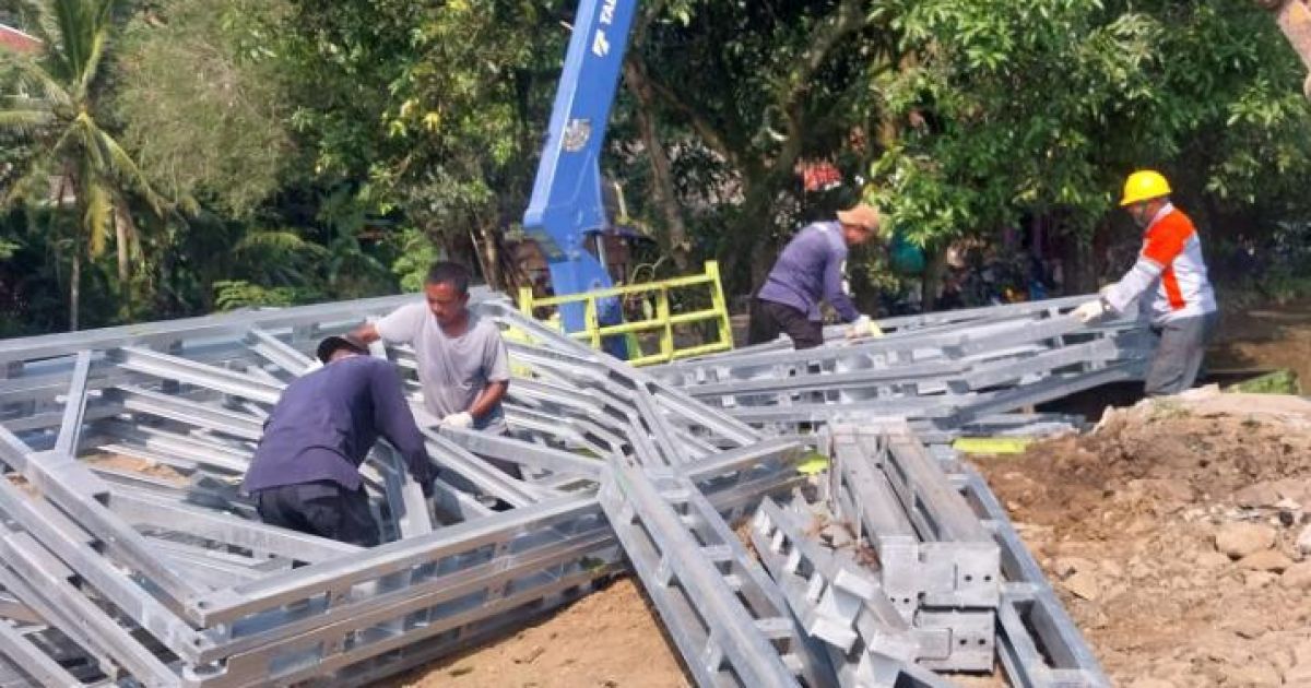 Akses Warga Terputus, Jembatan Bailey Mulai Dipasang di Tanjungsari