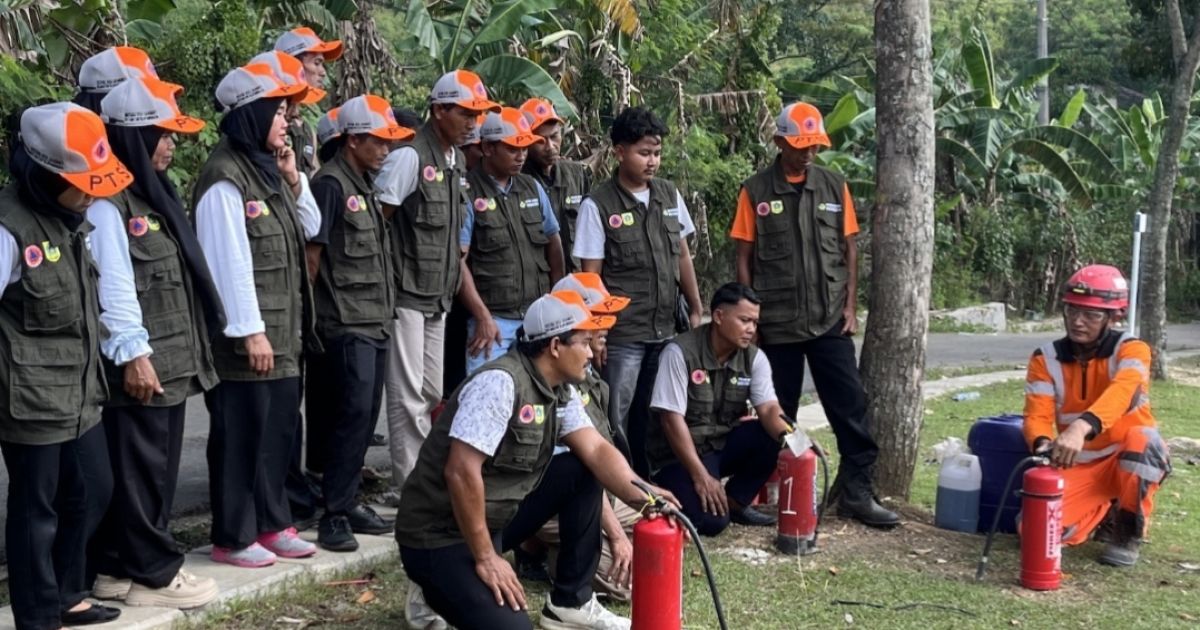 PT Solusi Bangun Indonesia Bentuk DESTANA di Ligarmukti, Perkuat Kesiapsiagaan Warga Hadapi Bencana