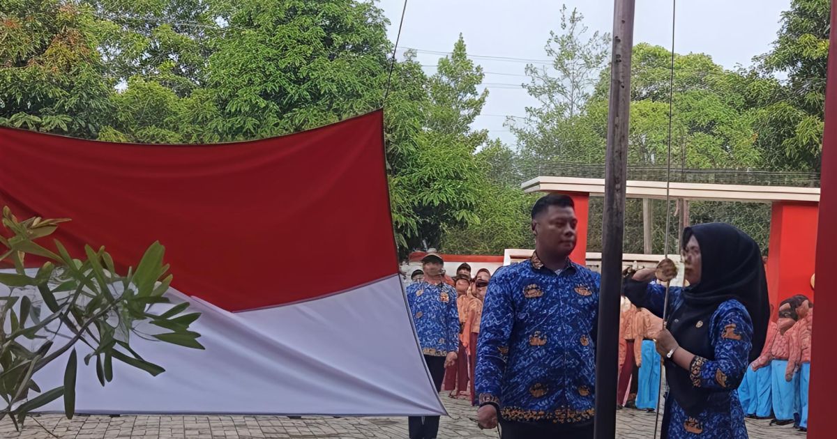 Kegiatan Peringatan Hari Kebangkitan Nasional (Harkitnas) ke-118 di SDN Cipeucang 02 berlangsung penuh khidmat dan sarat pesan kebangsaan, Rabu (20/5/2026).