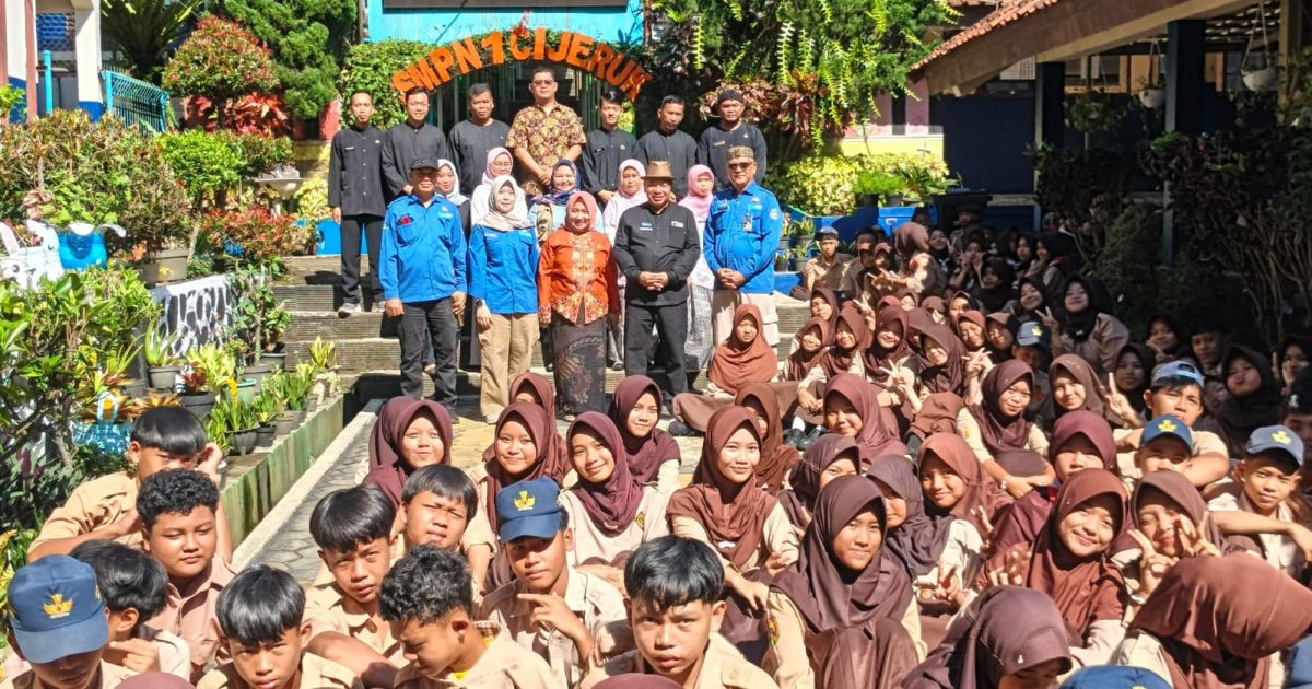 SMPN 1 Cijeruk Dapat Pengalaman Belajar Interaktif Lewat Program Teman FM Goes to School