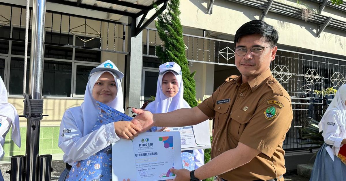 Dua Talenta Muda SMAN 1 Ciawi Sabet Juara FLS3N Cabang Seni Digital