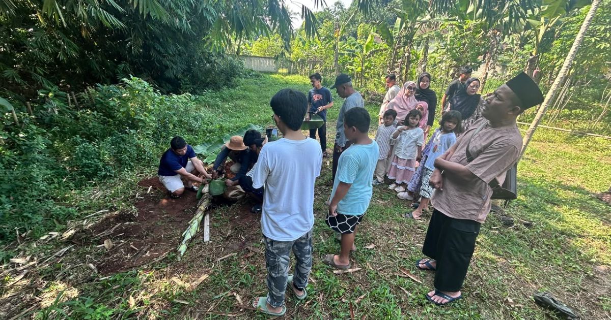 PCM Parungpanjang menyembelih delapan ekor kambing pada Iduladha 1447 H di Masjid At-Taqwa Muhammadiyah, Desa Cibunar, Kabupaten Bogor.