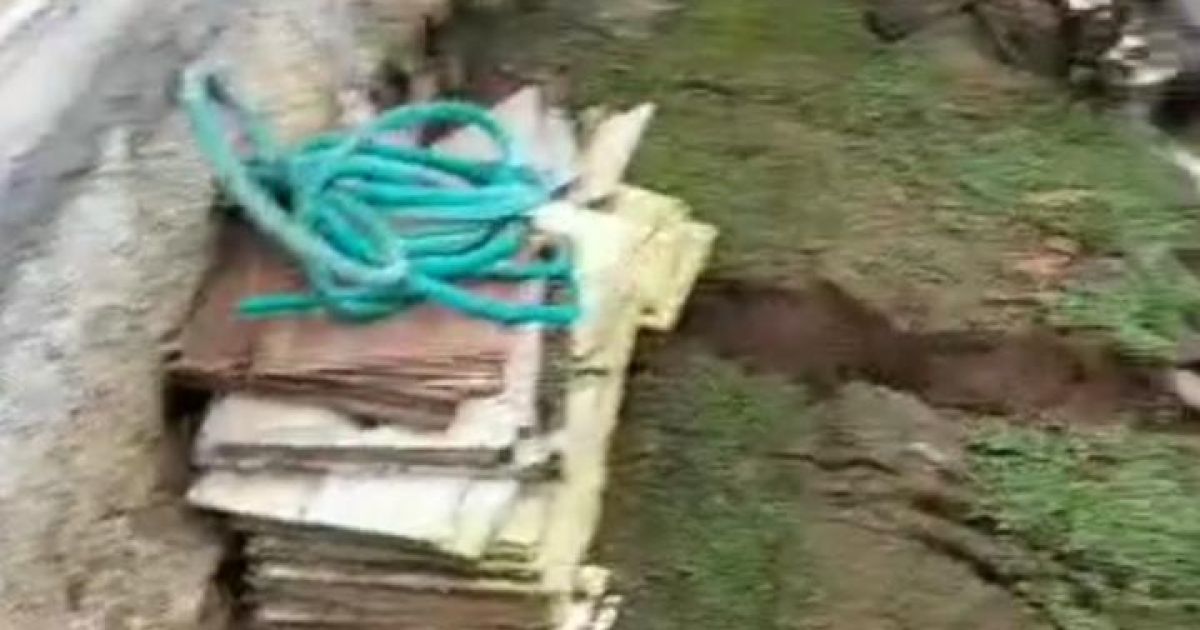 Warga Bojong Koneng, Babakan Madang, Kabupaten Bogor mengeluhkan belum adanya realisasi bantuan dan penanganan permanen pasca pergeseran tanah yang merusak rumah sejak 2025 lalu.