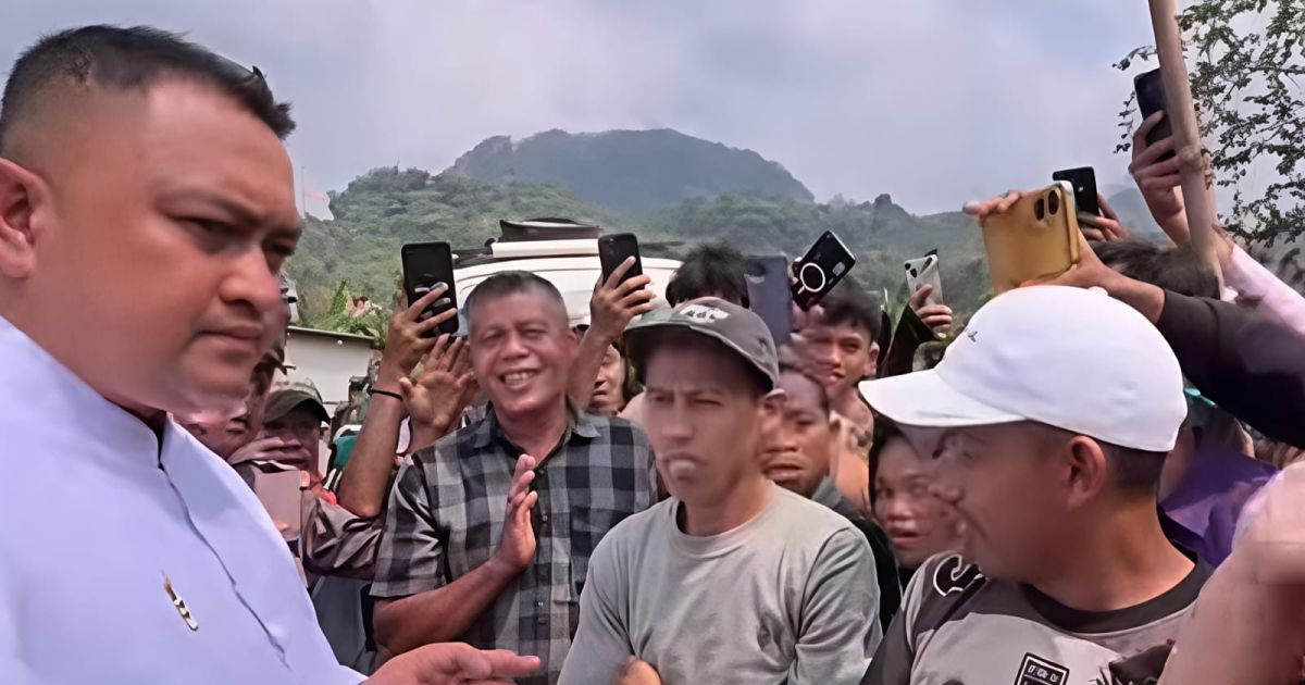 Bupati Bogor Rudy Susmanto, berdiskusi langsung dengan warga nanggung di momen peringatan Hari Jadi Bogor (HJB) Ke-544 di Kecamatan  Nanggung, Rabu 03 Juni 2026.