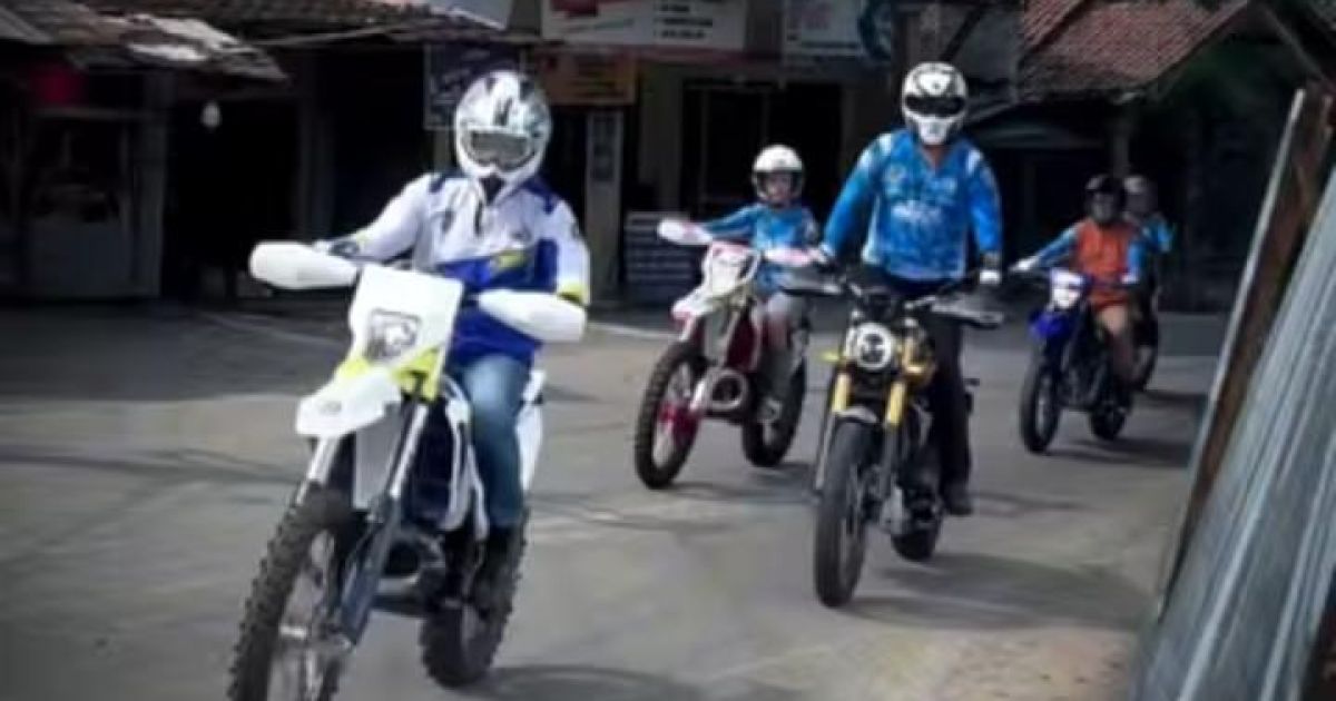 Pemerintah Kabupaten Bogor memanfaatkan momentum Hari Jadi Bogor (HJB) ke-544 untuk menghidupkan kembali jejak sejarah perjuangan daerah melalui kegiatan Napak Tilas Sejarah Kabupaten Bogor yang digelar pada Selasa (2/6/2026).