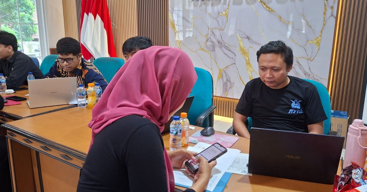 Dinas Pendidikan Kabupaten Bogor membuka layanan helpdesk SPMB 2026 untuk membantu masyarakat mengatasi kendala administrasi dan pendaftaran online peserta didik baru.