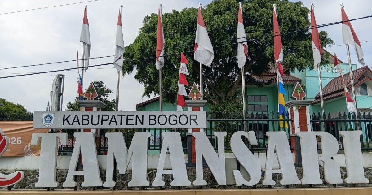 Pengadaan videotron senilai Rp1,08 miliar di Kecamatan Tamansari, Kabupaten Bogor, menjadi sorotan publik. Hingga kini Camat Tamansari belum memberikan penjelasan terkait urgensi dan manfaat proyek tersebut.
