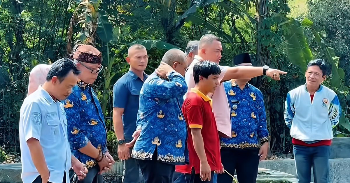 Bupati Bogor Rudy Susmanto meninjau BBI Cijeruk dan menegaskan komitmen revitalisasi lima Balai Benih Ikan untuk meningkatkan produksi benih unggul, ketahanan pangan, dan ekonomi masyarakat.