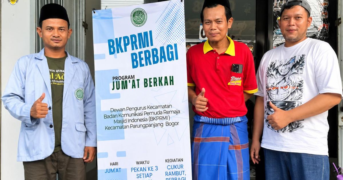 BKPRMI Kecamatan Parungpanjang meluncurkan program Jumat Berkah Cukur Rambut Gratis bagi marbot, pengurus, dan takmir masjid sebagai bentuk apresiasi atas pengabdian mereka kepada umat.