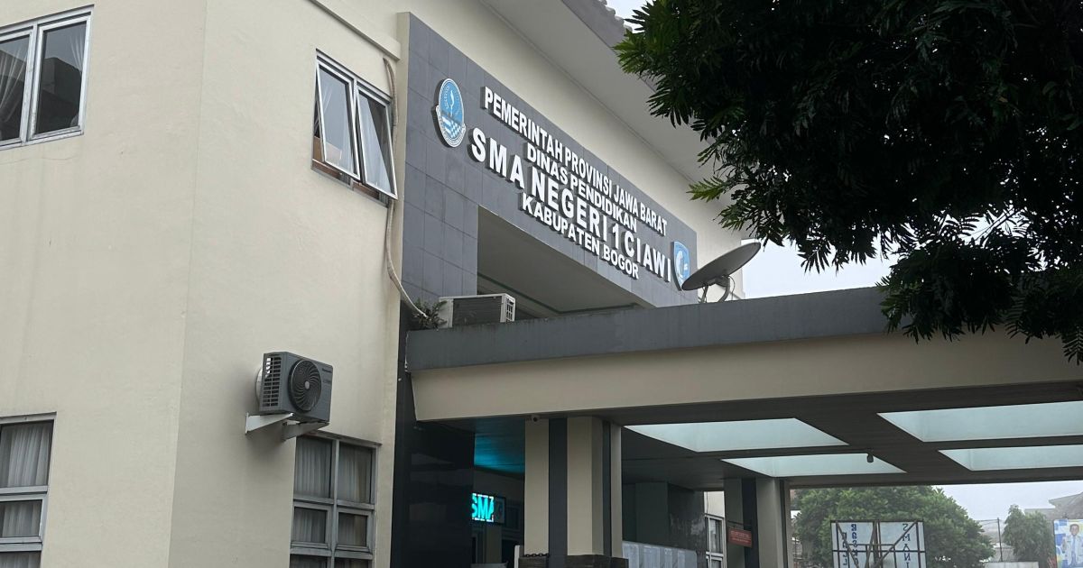 Jumlah pendaftar SPMB 2026 di SMAN 1 Ciawi mencapai 2.300 siswa. Tingginya animo masyarakat mendorong percepatan pembangunan SMAN 2 Ciawi untuk memenuhi kebutuhan pendidikan menengah negeri di Kabupaten Bogor.