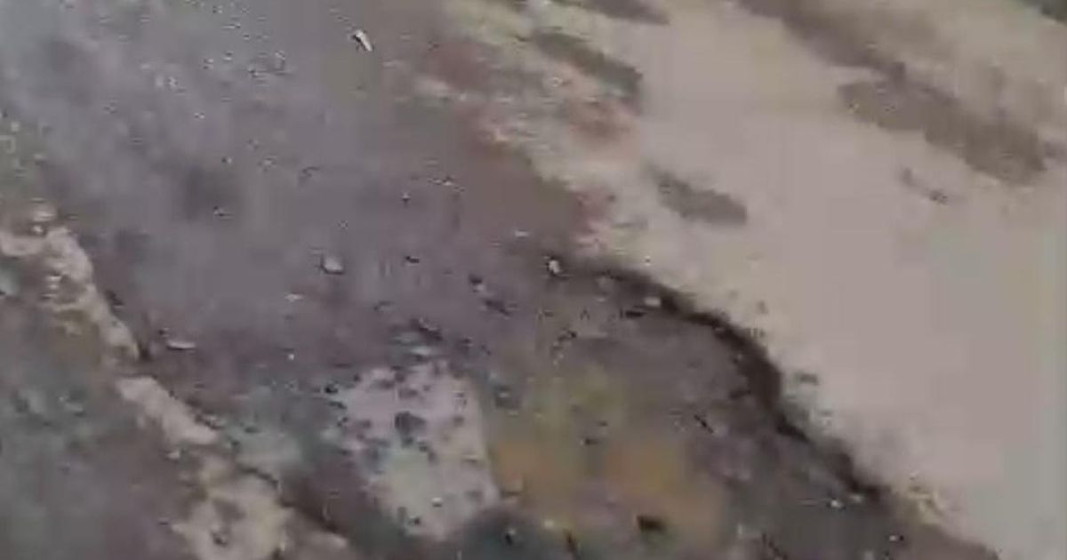 Jalan Rusak di Ciaruteun Ilir Picu Kecelakaan, Warga Desak Pemkab Bogor Bertindak