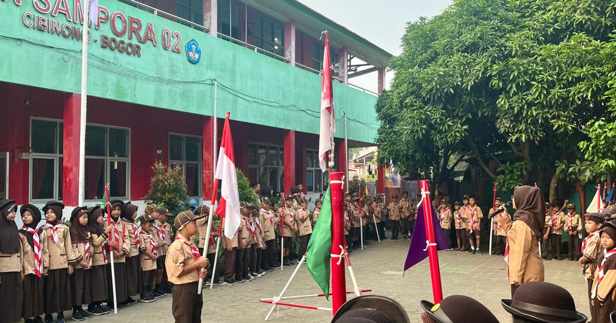 SDN Sampora 02 Gelar PERSARI dan PERKAJU, Bentuk Karakter Siswa Melalui Pramuka