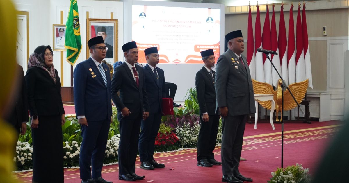 Hadiri Pelantikan Pejabat Administrator dan Pengawas, Sastra Winara Tekankan Profesionalisme dan Pelayanan Publik Berkualitas