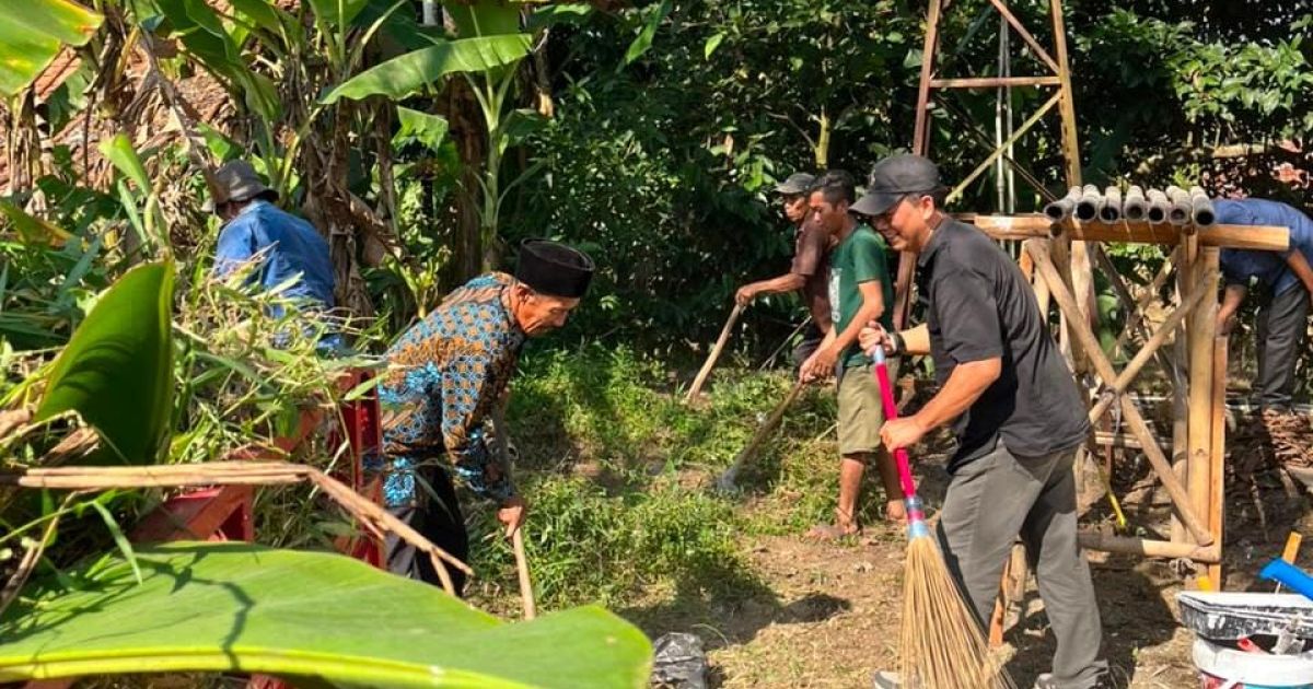 Gotong Royong Jumat Bersih, Pustu Neglasari Dibangun Kembali Demi Tingkatkan Pelayanan Kesehatan Warga