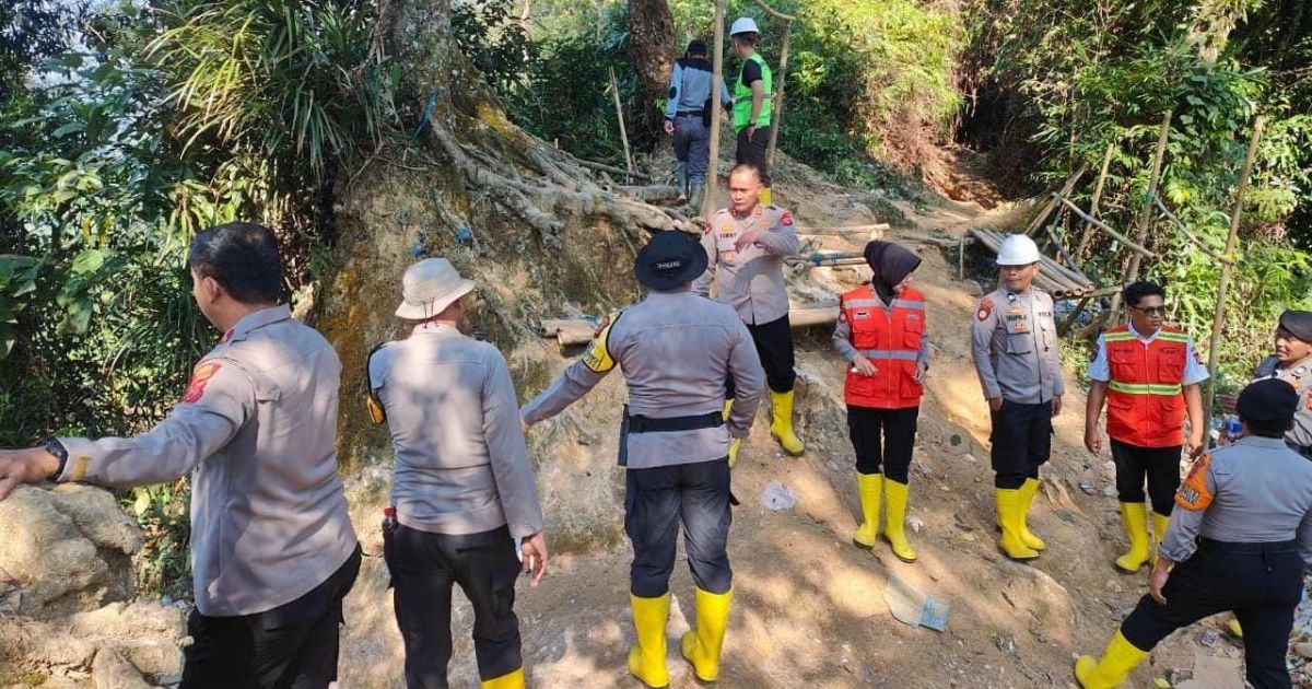 Hari Kedua Operasi PETI Pongkor, Tim Gabungan Temukan Ribuan Karung Bekas dan Indikasi Pencemaran Sungai Cikaniki