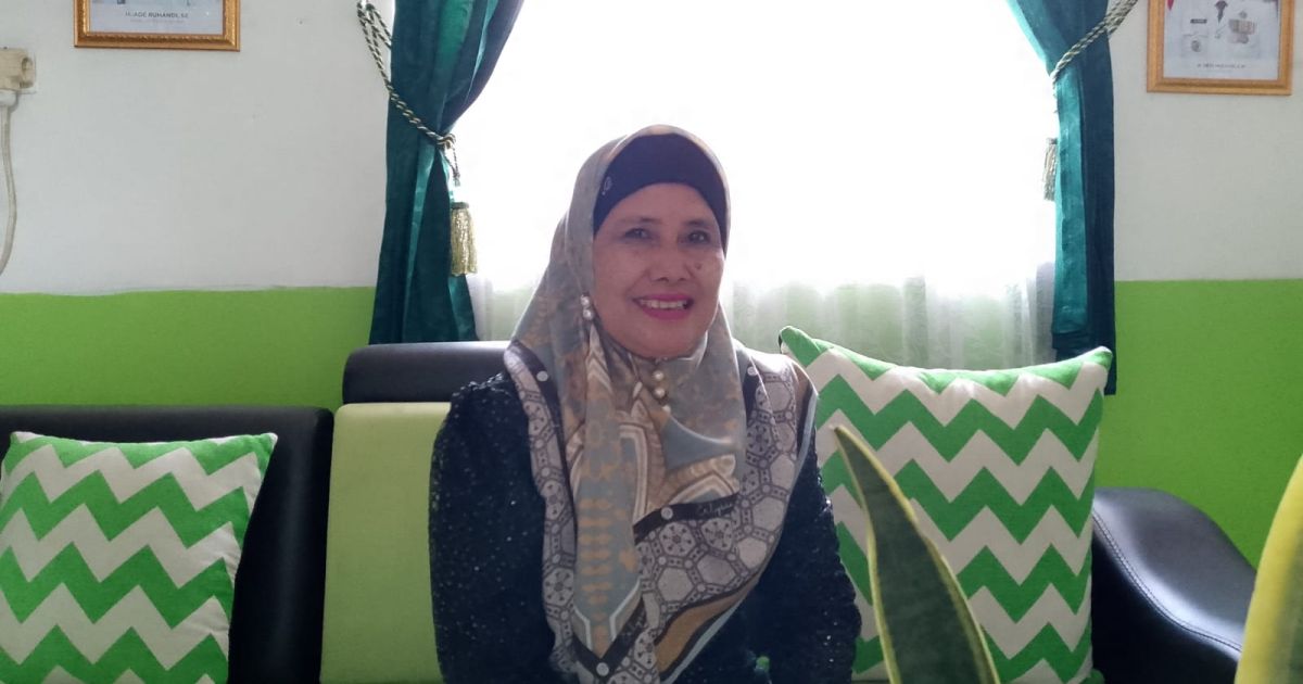 Kepala SDN Muara Beres 01, Hj. Raden Nita Rosita, S.Pd.