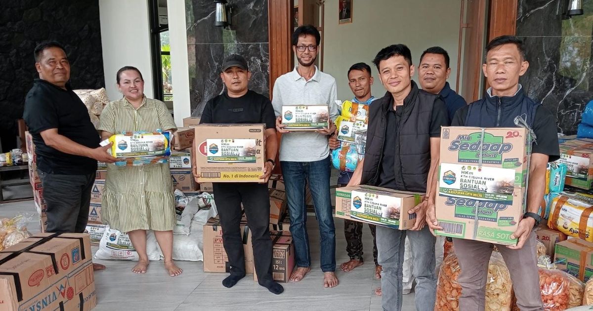 KTH Ciguha River Desa Bantarkaret, Nanggung, Kabupaten Bogor menggalang bantuan kemanusiaan bagi korban kebakaran Kasepuhan Ciptamulya, Sukabumi, berupa uang tunai, sembako, dan kebutuhan logistik.