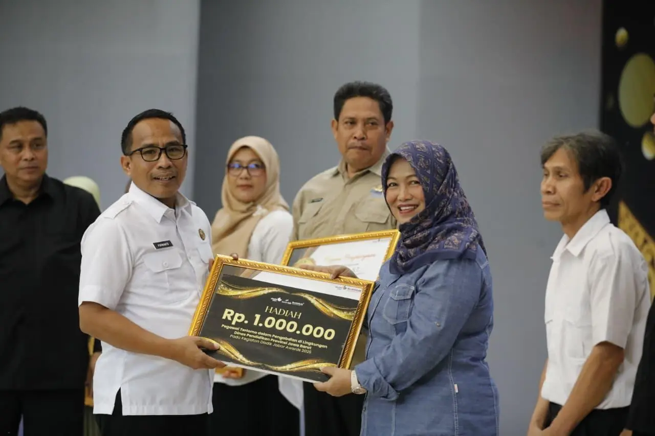 Perdana Digelar, Disdik Jabar Awards 2025 Beri Penghargaan Pegawai dan Cabdin Terbaik