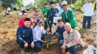 IUQI dan BEM se-Bogor Kolaborasi dengan Menteri Lingkungan Hidup Tanam Ratusan Pohon di Leuwiliang