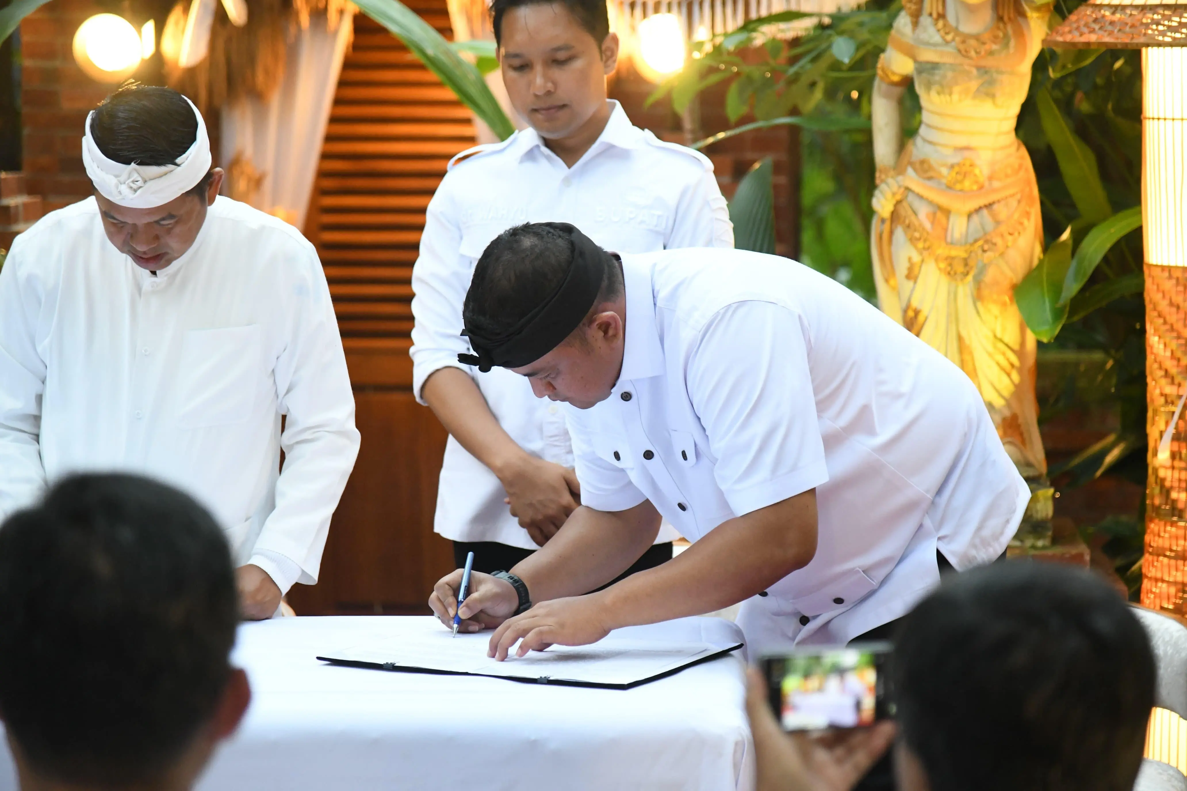 Rudy Susmanto dan Dedi Mulyadi Resmikan Kerja Sama Pengolahan Sampah Jadi Energi