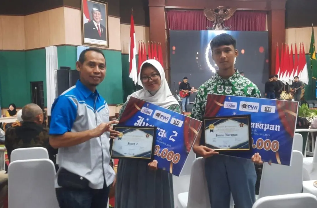 Pelajar SMAN 3 Cibinong Raih Juara Karya Tulis dan Fotografi PWI Kabupaten Bogor