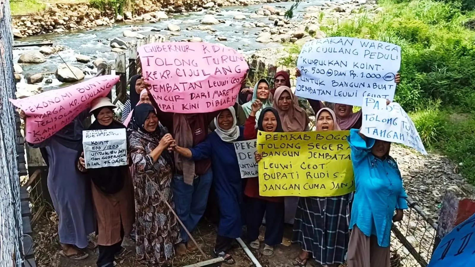 Hampir Satu Tahun Terisolasi, Warga Cijulang Suarakan Keluhan