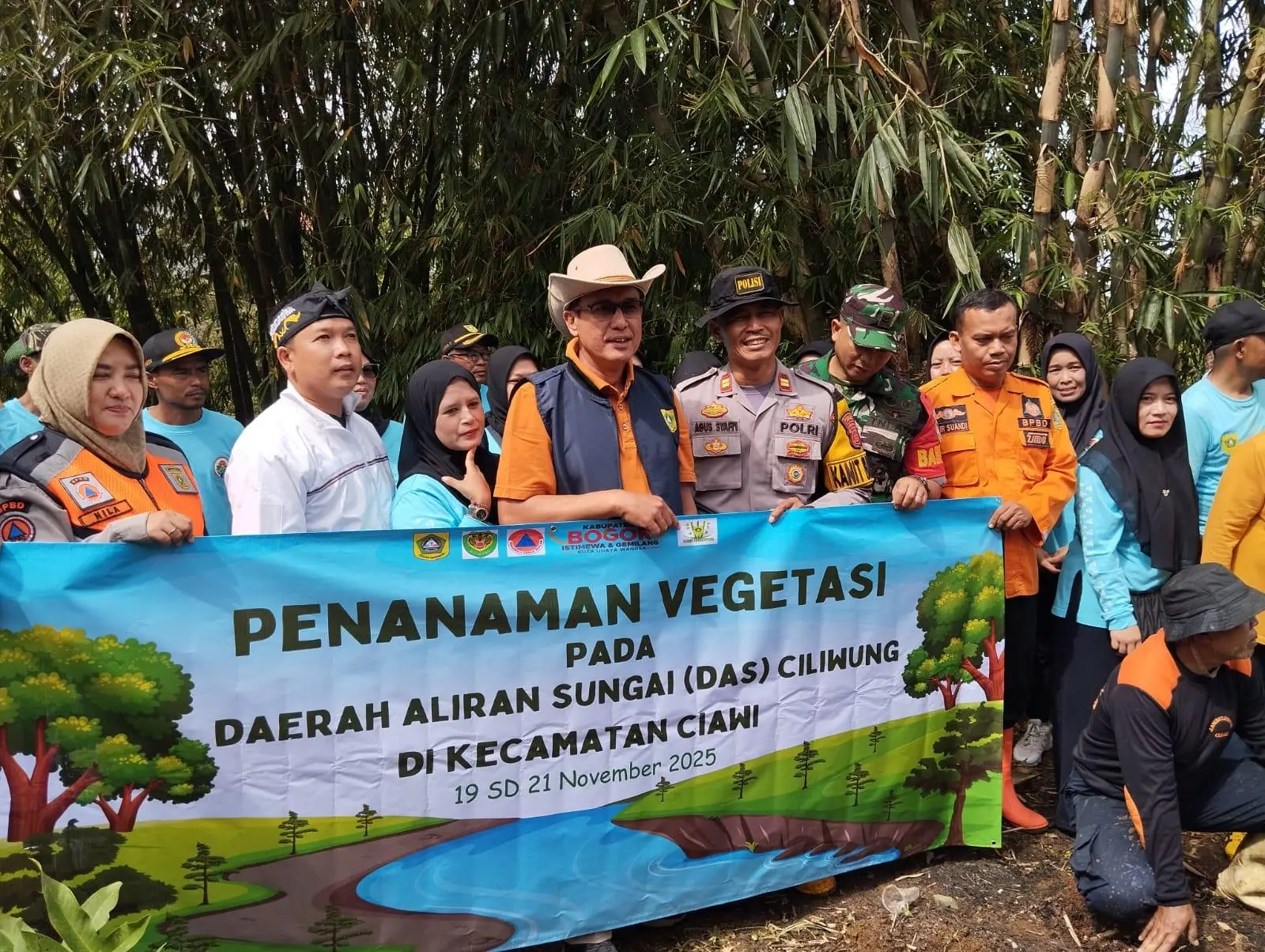 Forkopimcam Ciawi dan Pemdes Kolaborasi Tanam Ribuan Pohon Dukung Program Bupati Bogor