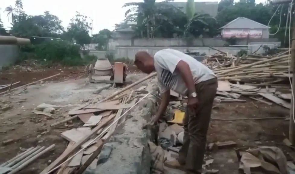 Pekerjaan TPT Kantor Kecamatan Tajurhalang Diduga Gunakan Mortar Non-Standar