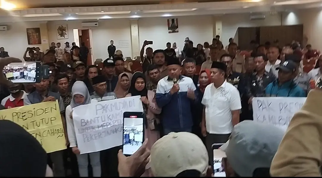Reses Mulyadi di Puncak: Aspirasi Korban PHK Bergema, Kritik Menteri Menguat