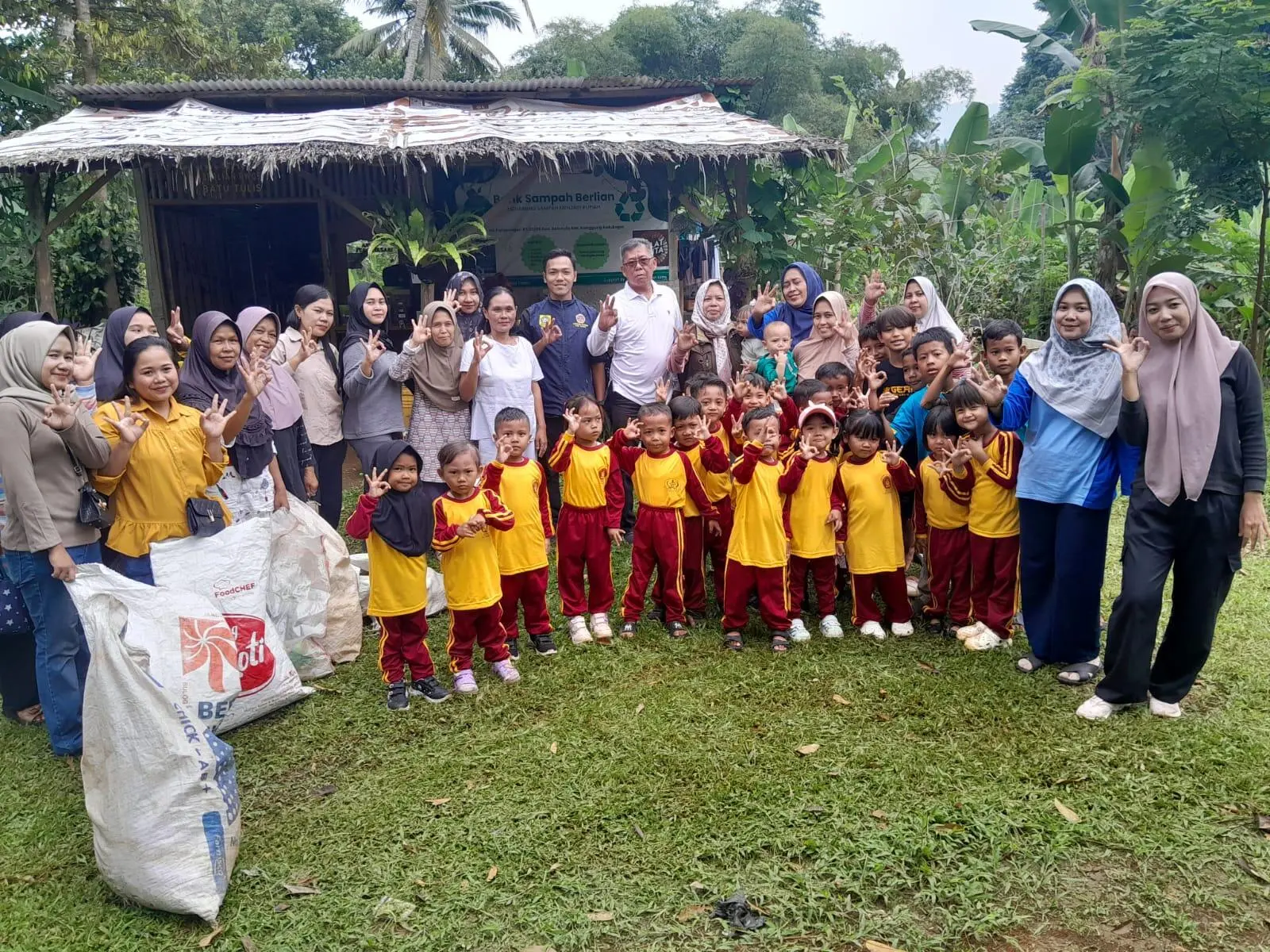 World Cleanup Day, Camat Nanggung Dorong Warga Olah Sampah Jadi Rupiah