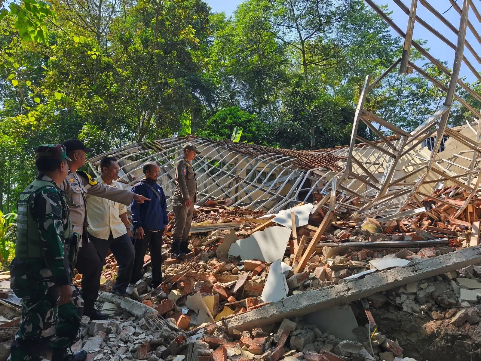 Gedung Sekolah Ambruk di Nanggung, Pemkab Bogor Diminta Bergerak Cepat