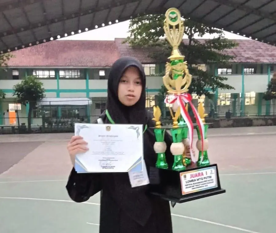 Kadisdik Rusliandy Apresiasi Prestasi Siswi SMPN 1 Jasinga Juara MTQ Kabupaten Bogor