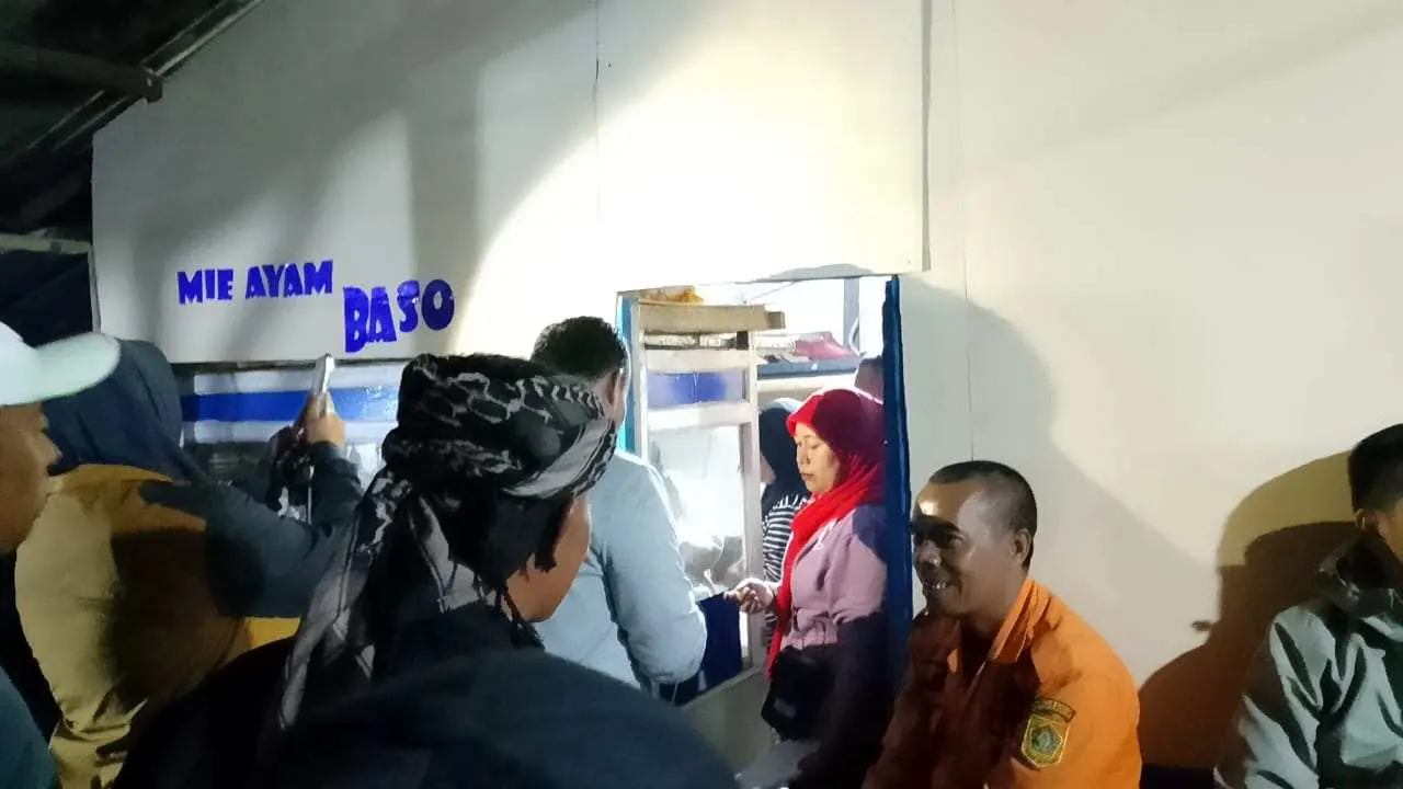 Kemeriahan Tour Malasari, Kades Borong UMKM untuk Dibagikan ke Warga