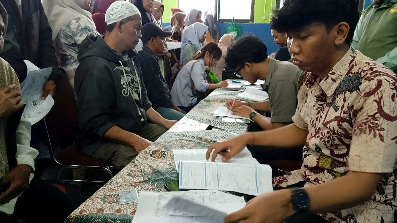 Lebih dari 500 Warga Cigudeg Terima KKS BPNT dan PKH