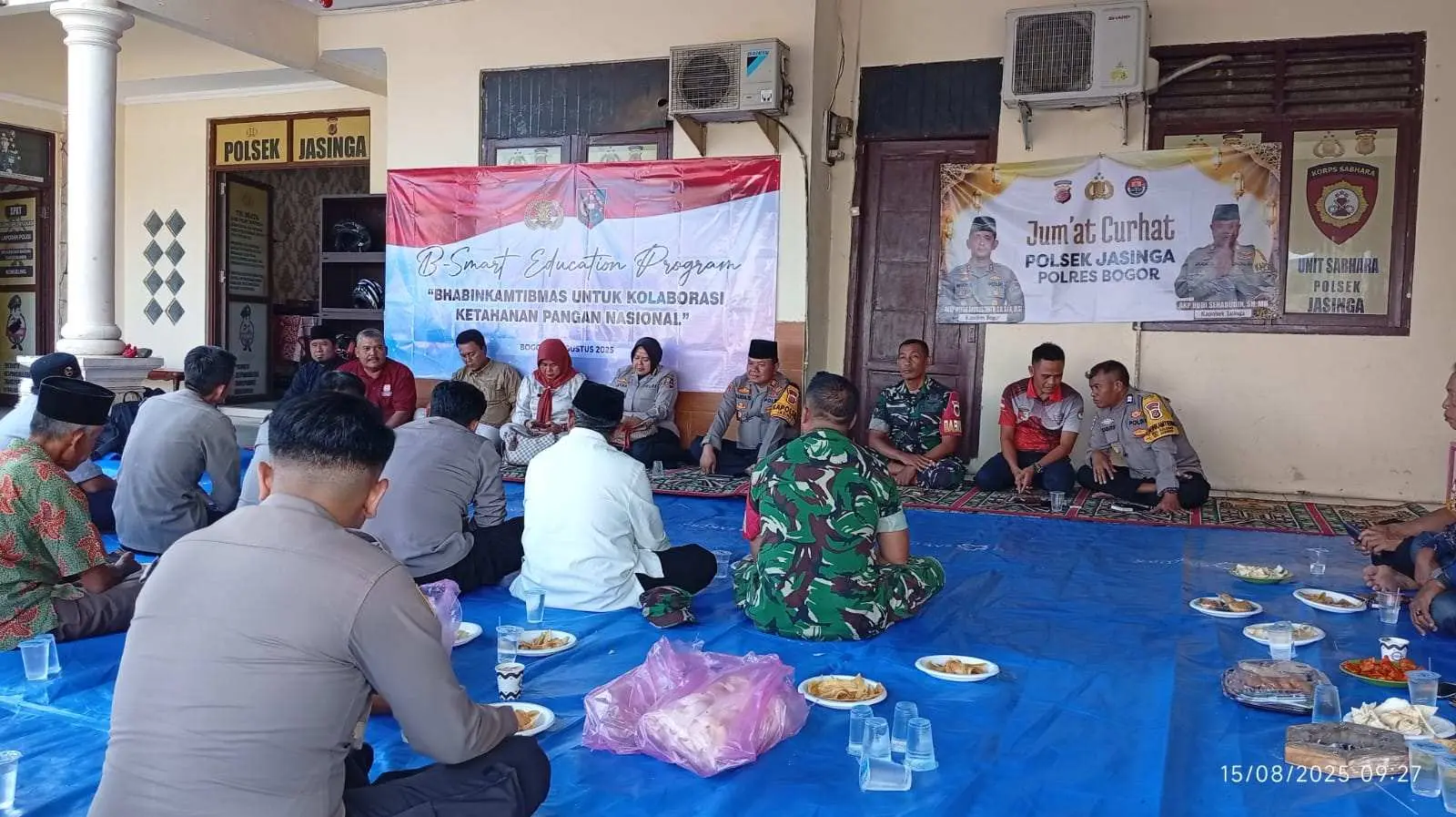 Polsek Jasinga Bagikan Ratusan Porsi Makanan Gratis di Program Jumat Berkah