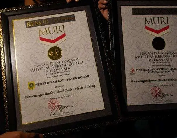 Bendera Merah Putih Raksasa di Tebing Jeger Pecahkan Rekor MURI