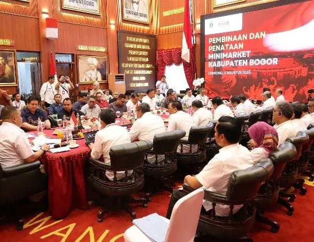 Bupati Bogor Tegaskan Sinergi UMKM dan Toko Modern dalam Rapat Penataan Ritel