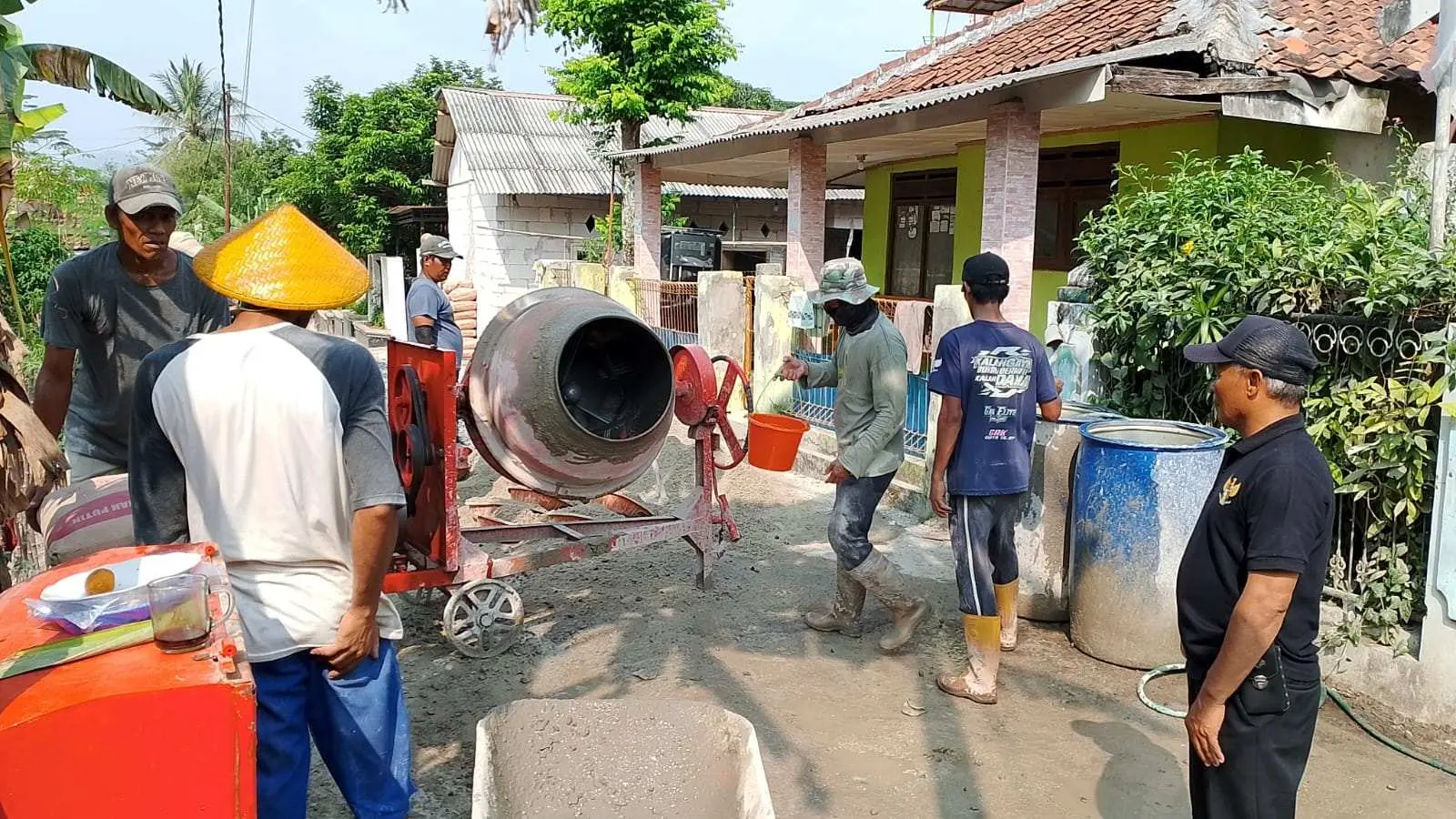 Akses Warga Makin Mudah! Jalan Kampung Lio Dibangun Lewat Dana Samisade